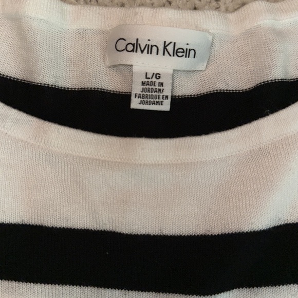 Calvin Klein Sweater - Picture 3 of 9